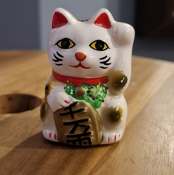 Lucky Cat Figurine with Gold Accents - Picture 1 of 4